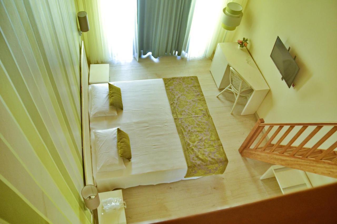 Ouril Hotel Julia Santa Maria Exterior photo
